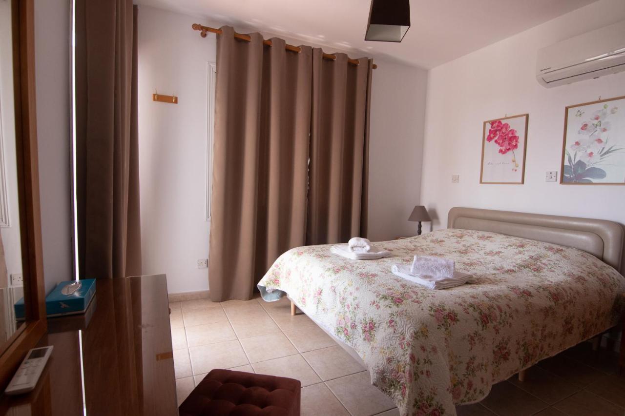 Amelia Two Bedroom Apartment - 202 파포스 외부 사진