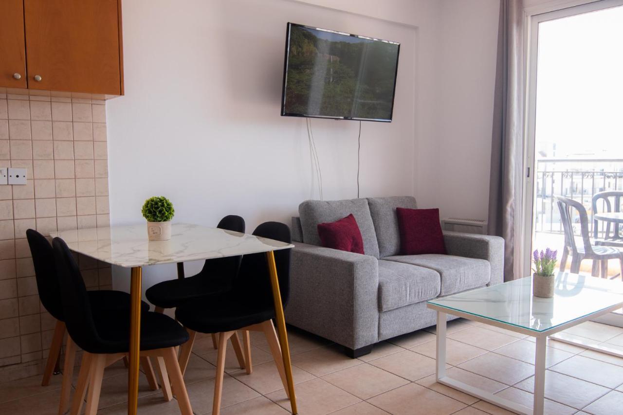 Amelia Two Bedroom Apartment - 202 파포스 외부 사진