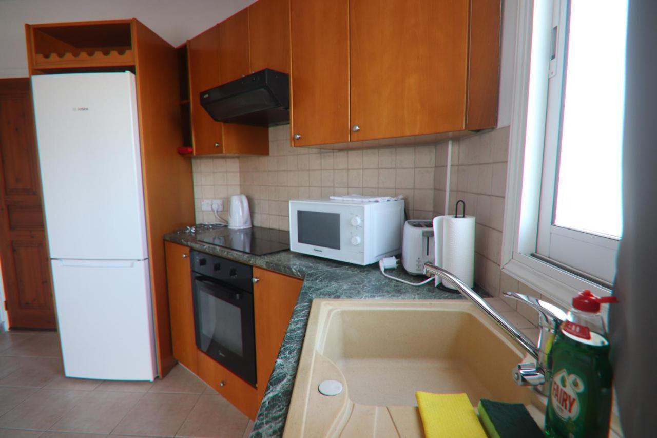 Amelia Two Bedroom Apartment - 202 파포스 외부 사진