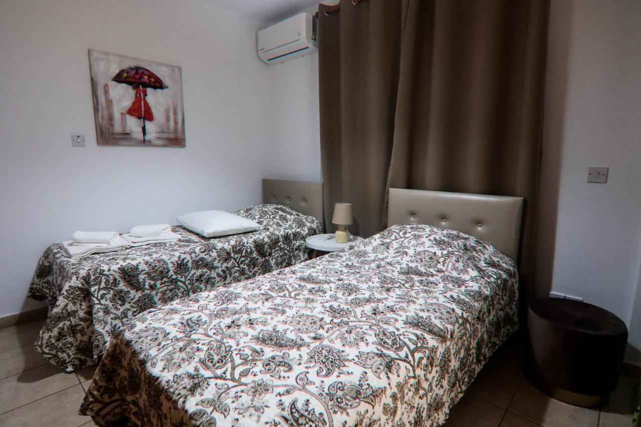 Amelia Two Bedroom Apartment - 202 파포스 외부 사진