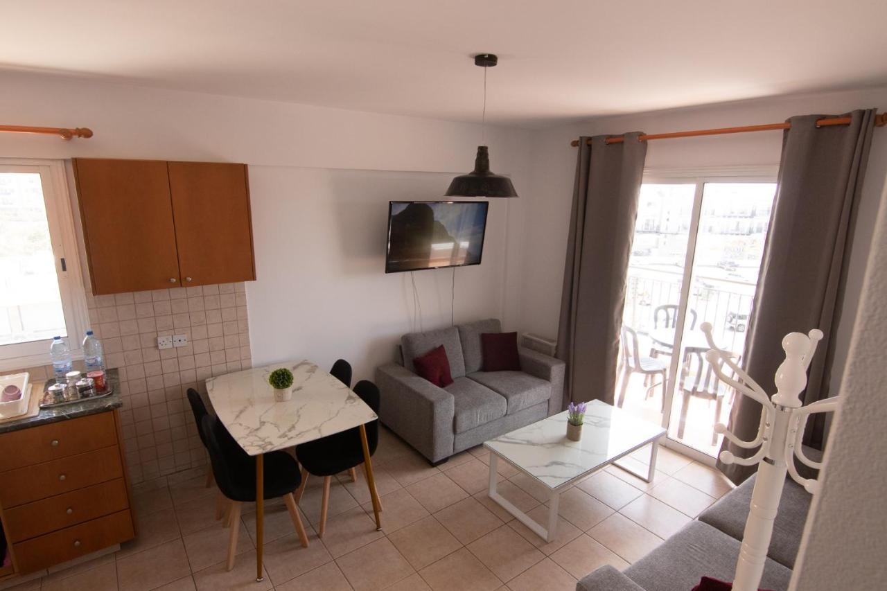 Amelia Two Bedroom Apartment - 202 파포스 외부 사진