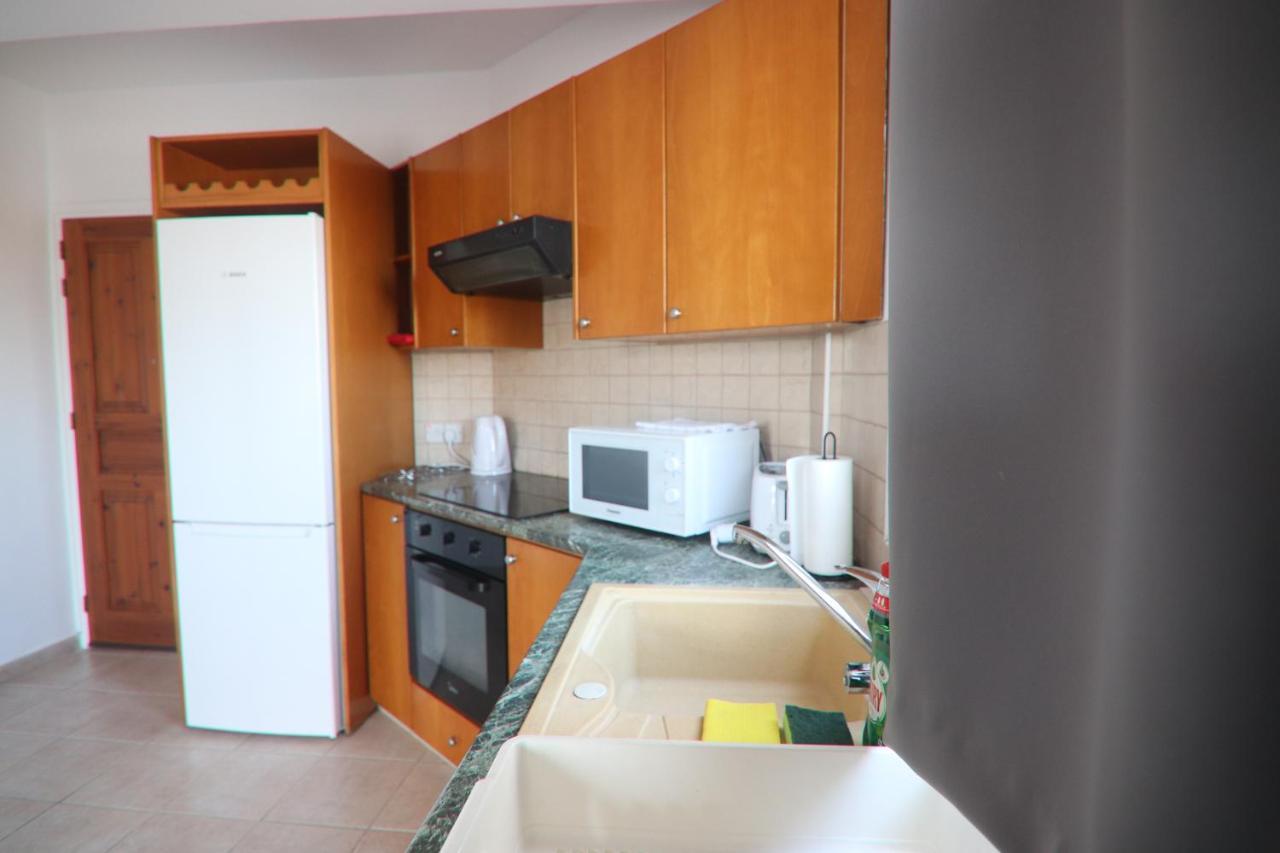 Amelia Two Bedroom Apartment - 202 파포스 외부 사진