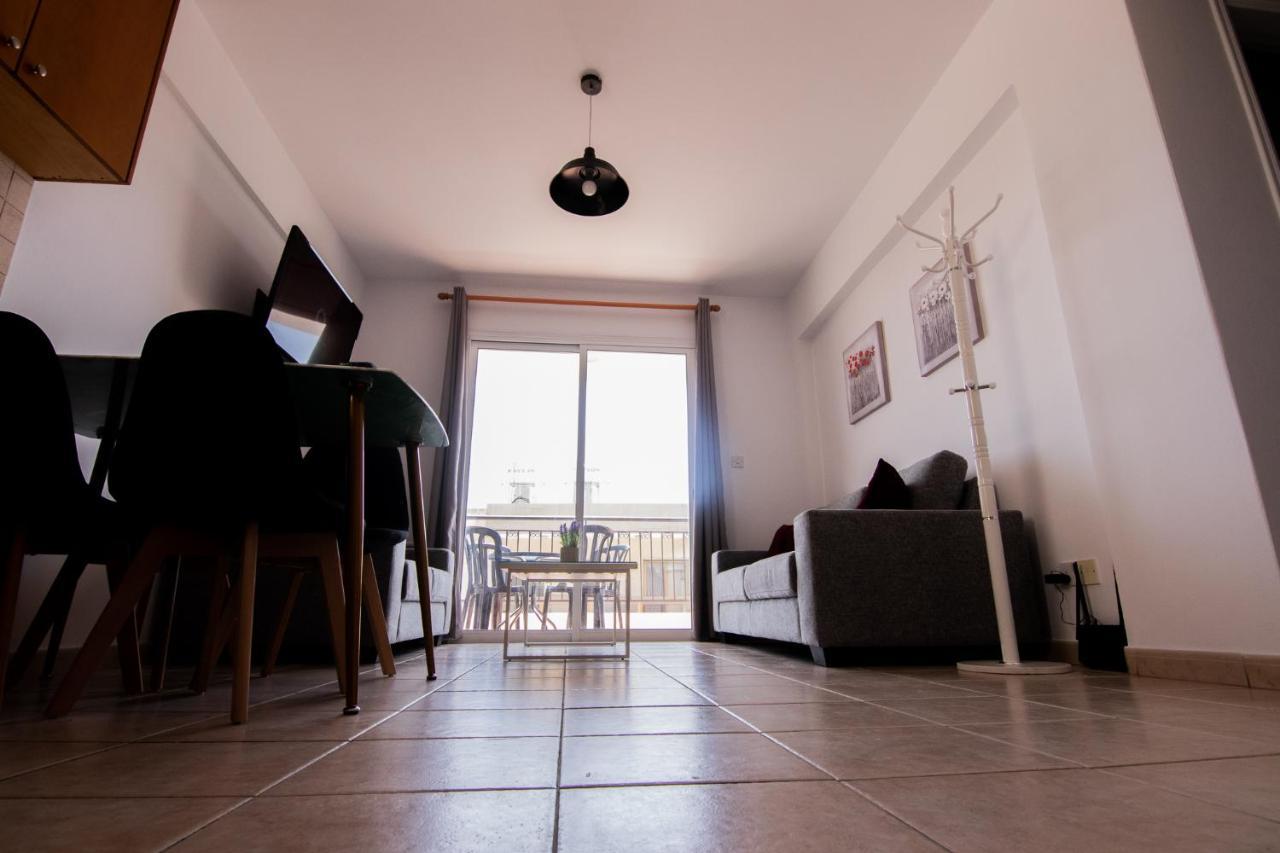 Amelia Two Bedroom Apartment - 202 파포스 외부 사진