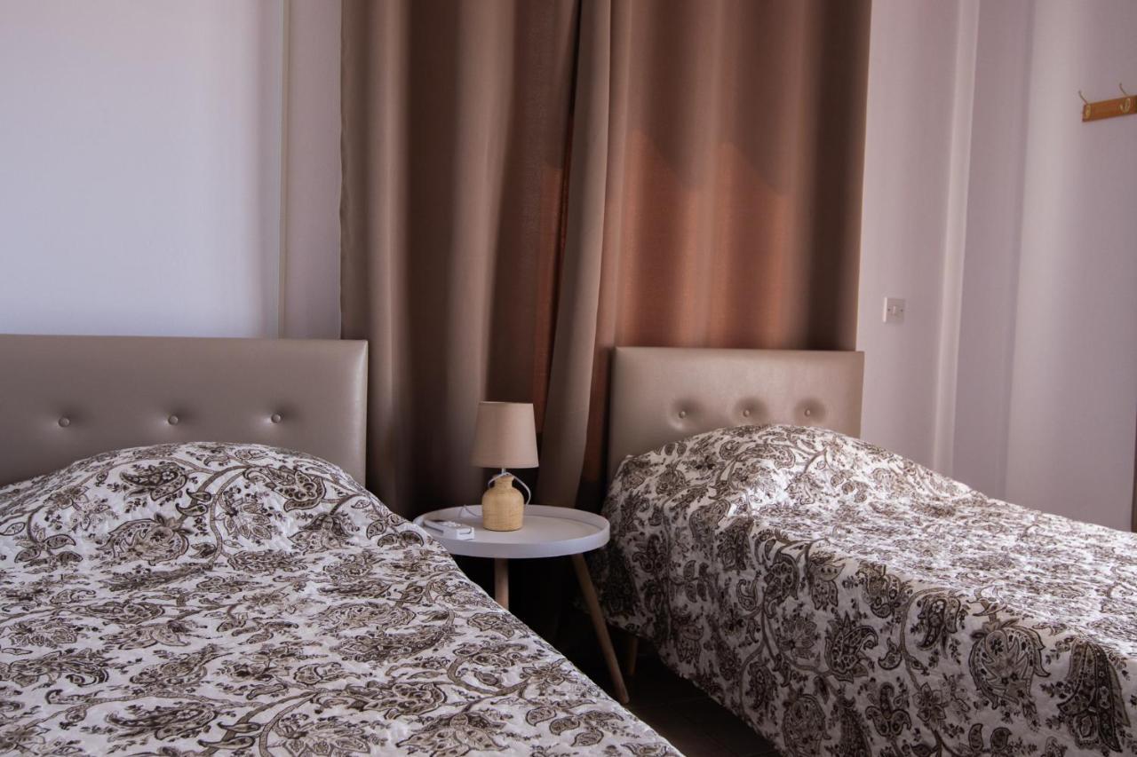 Amelia Two Bedroom Apartment - 202 파포스 외부 사진
