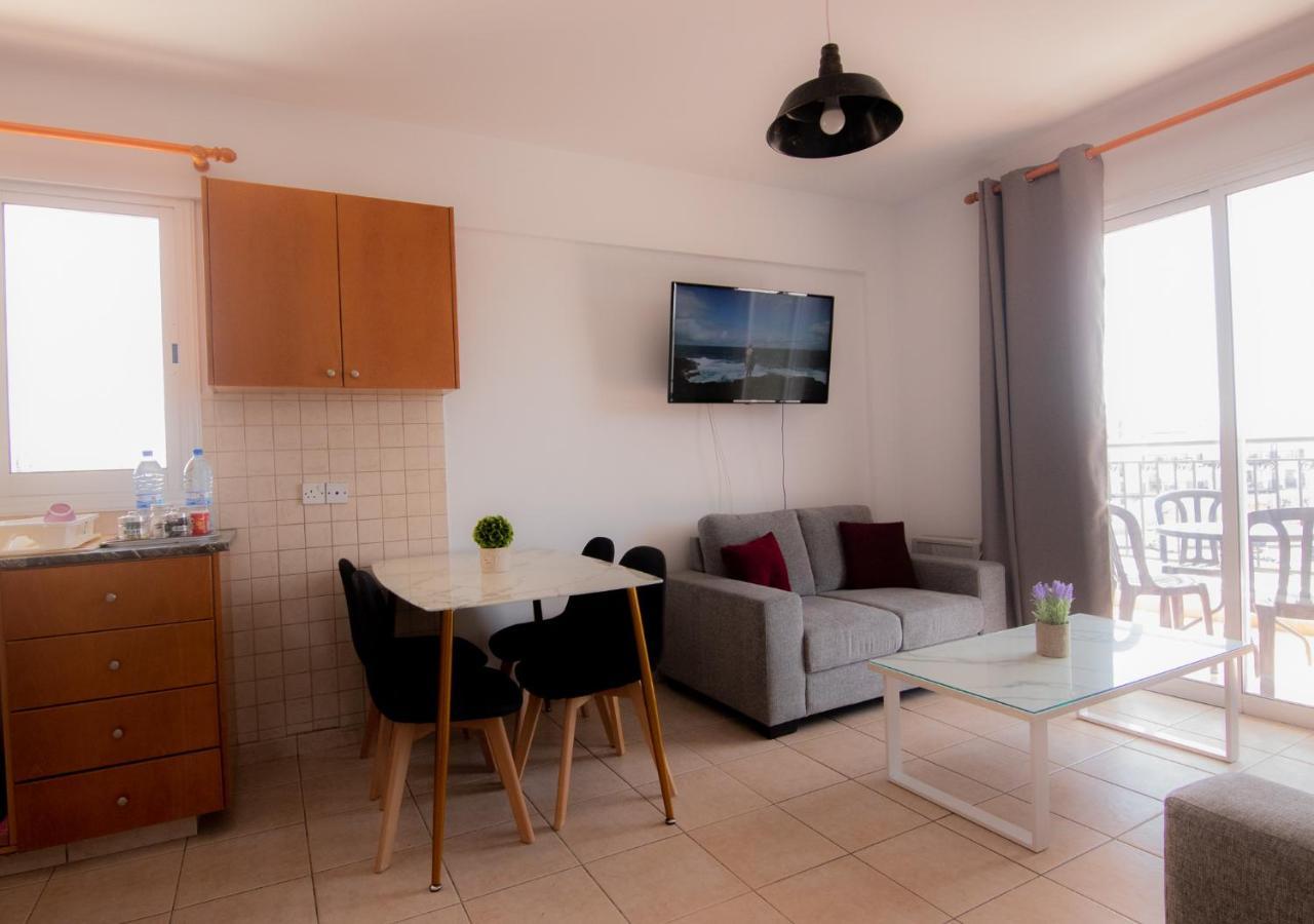 Amelia Two Bedroom Apartment - 202 파포스 외부 사진