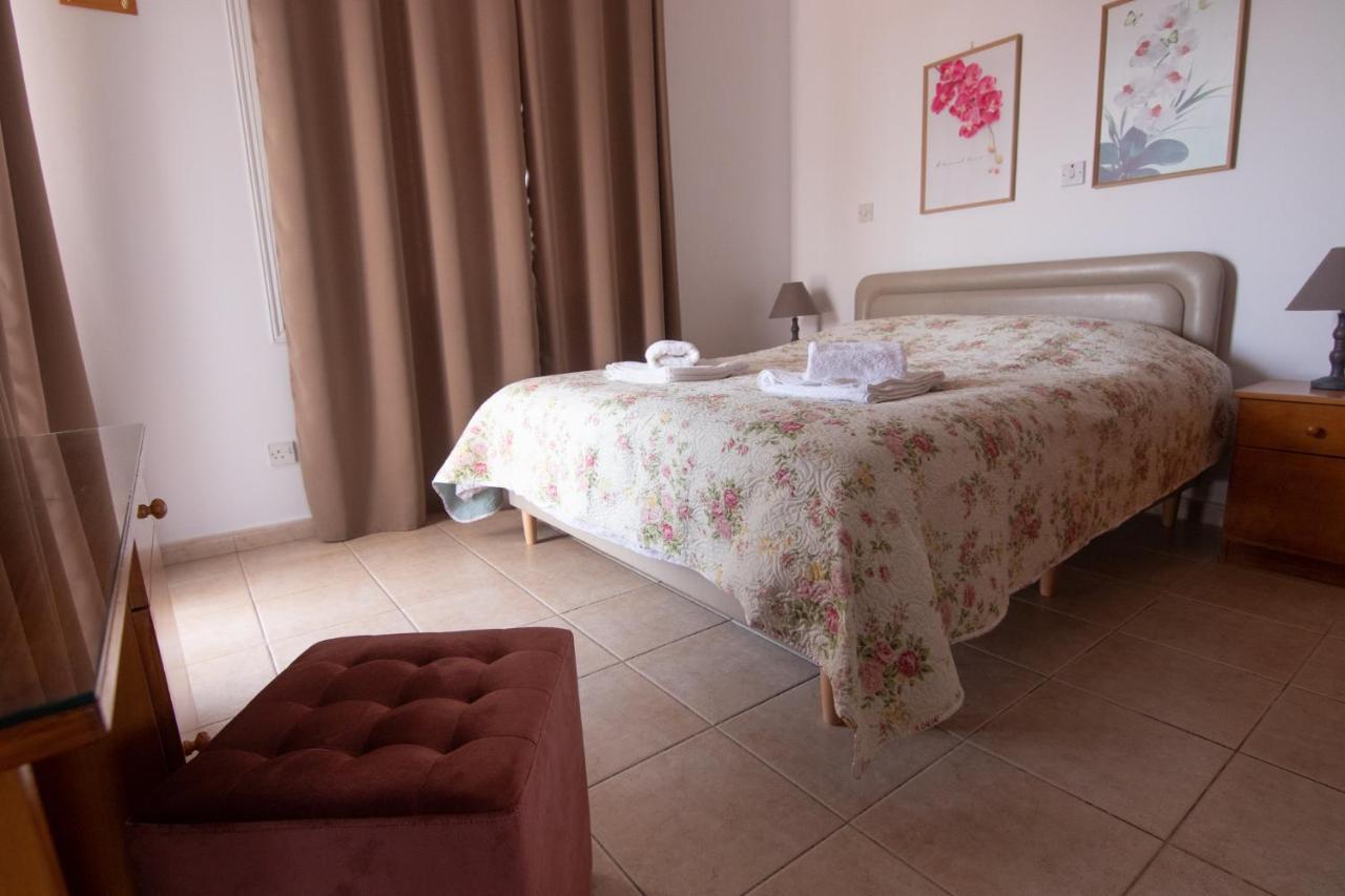 Amelia Two Bedroom Apartment - 202 파포스 외부 사진